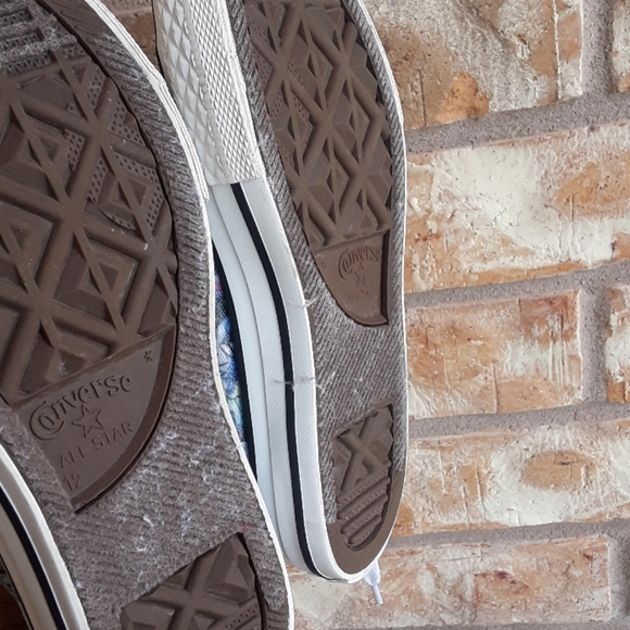 Converse All Star Shoes - Picture 6 of 7